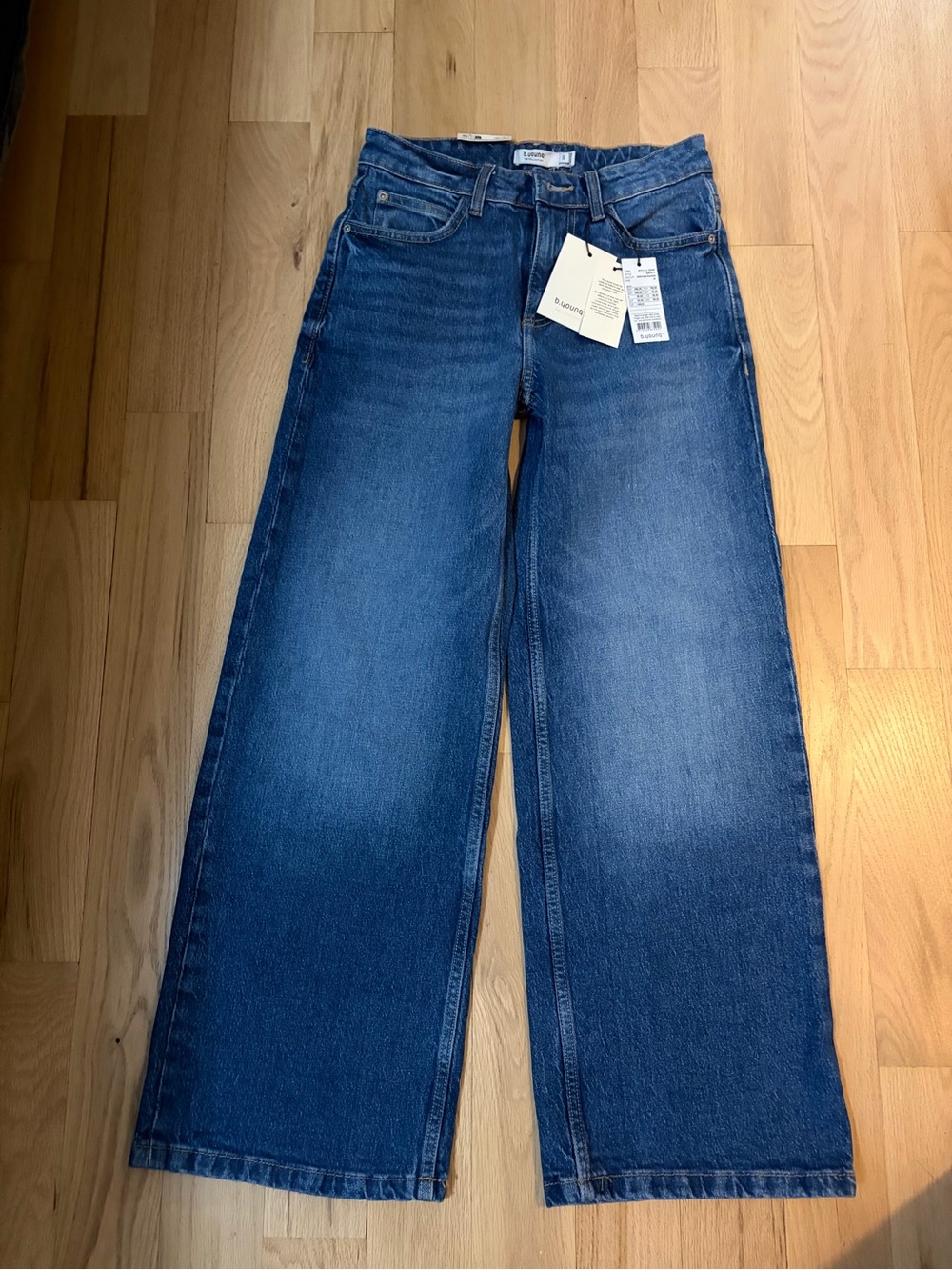 NWT Wide Leg Reg waist cropped Women's Jeans